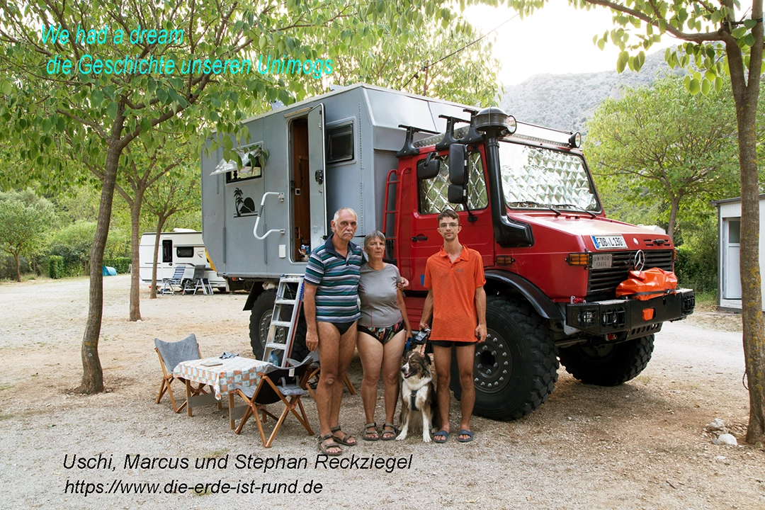 Familie mit Hund vor Expeditionsmobil, Weltenbummler Treffen,  ​​Marcus Reckziegel -&nbsp;https://www.die-erde-ist-rund.de/
